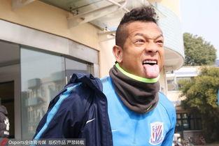 吃瓜比赛吐舌视频,吃瓜比赛吐舌瞬间，网友直呼“太可爱”